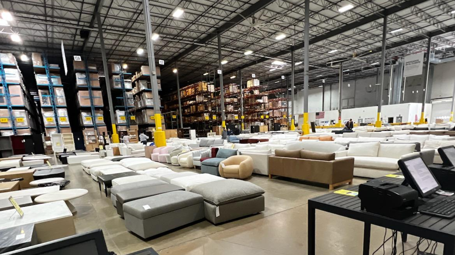That Outlet Girl: How to find the best furniture outlet near you